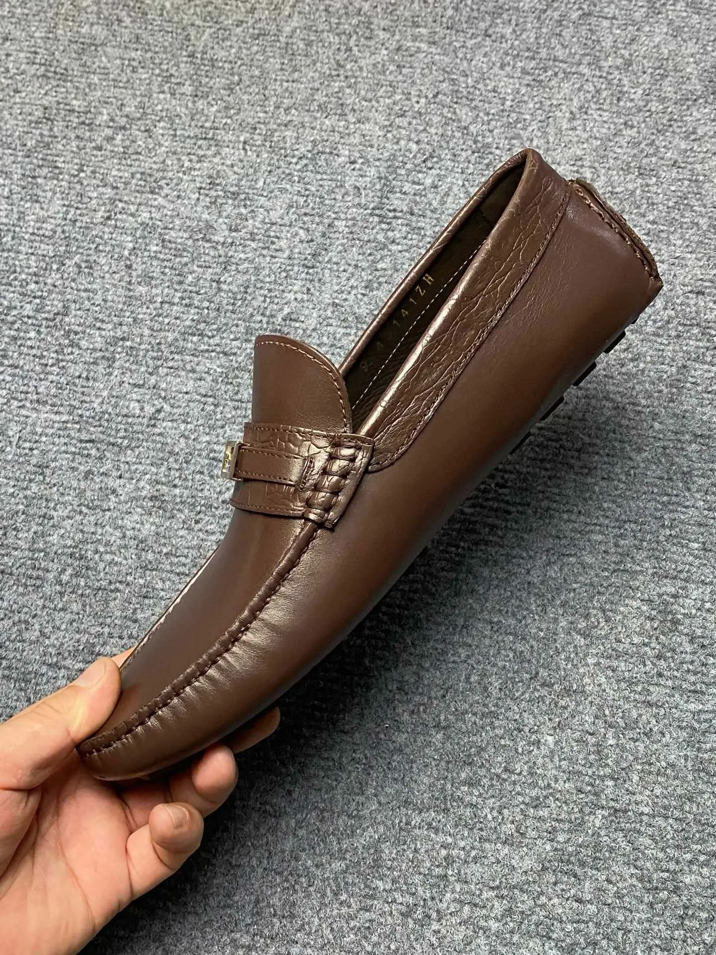 Men's Men's Shoes Men's Men's Shoes 💰700FENDI Fendi Men's Shoes are breathable and comfortable. Original development. Counters copy one to one. Imported cowhide. Niuri. 38 to 44. (can be ordered at 45.46. No returns or exchanges)
